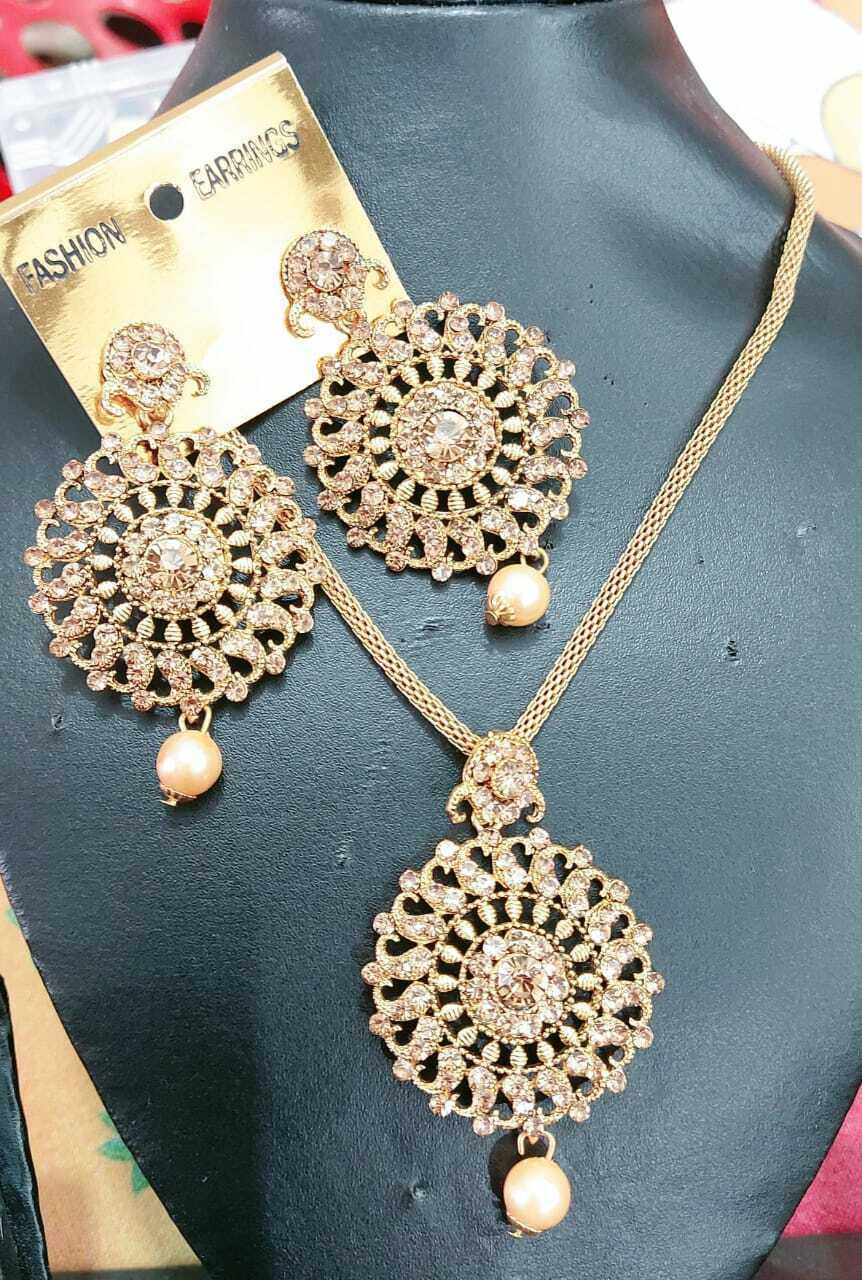 Bollywood Indian Traditional Gold Plated Ethnic Long Earrings Set With  Mangtika | eBay
